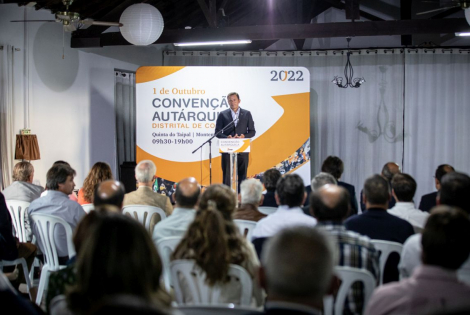 luis montenegro na convencao do psd coimbra